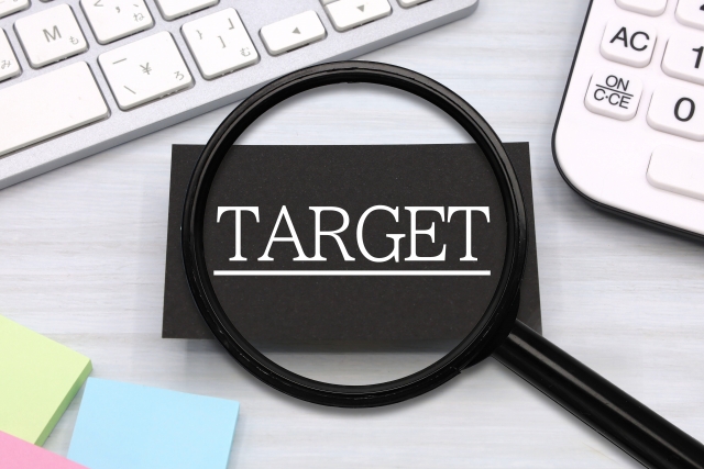 「TARGET」の文字とPC